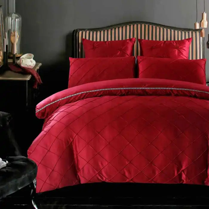 Cross Pleated Duvet Set -Red